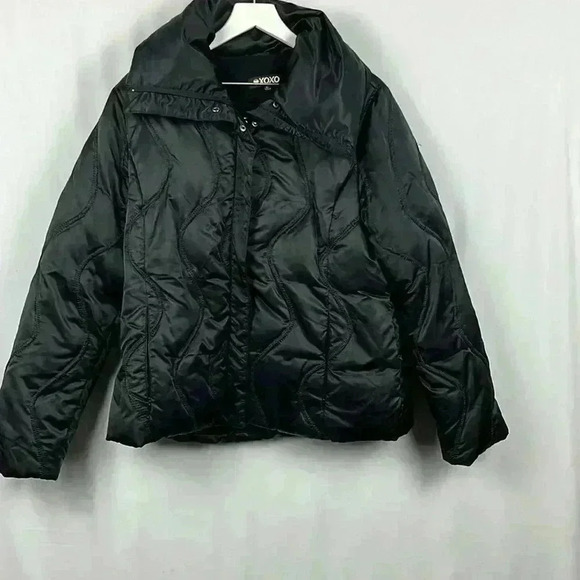 XOXO Women’s Puffer Jacket Short Length Black Turtleneck Pockets Zip Front XL - Picture 1 of 14